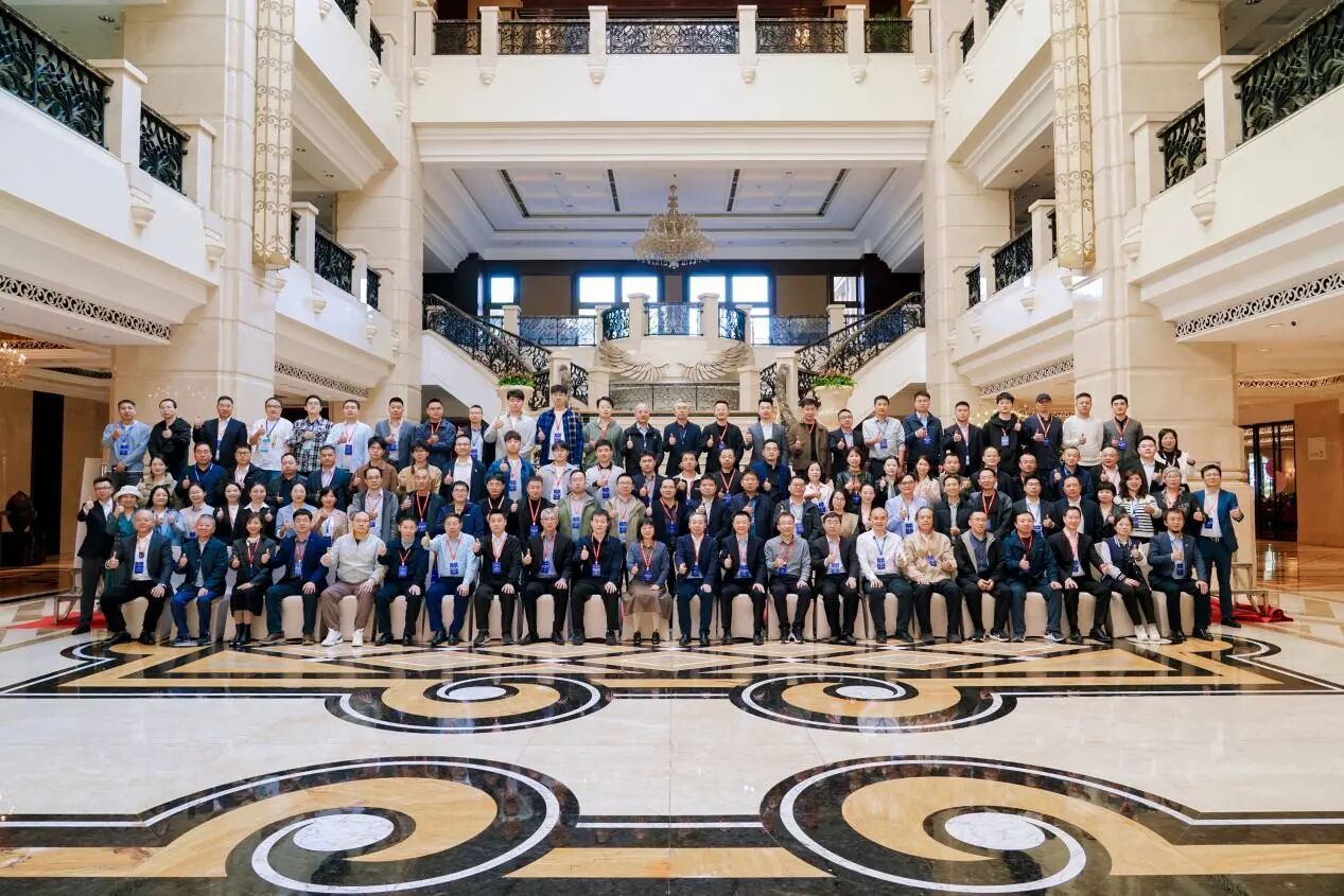 深圳亚泰光电承办的2025全国油液监测技术大会在深圆满落幕，ai赋能引领行业新未来